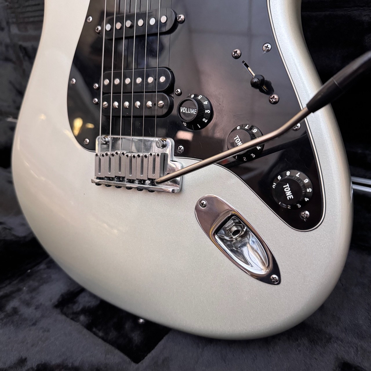 2003 Fender USA HSS Silver American Standard Stratocaster Guitar 2003 Fender USA HSS Silver American Standard Stratocaster Guitar