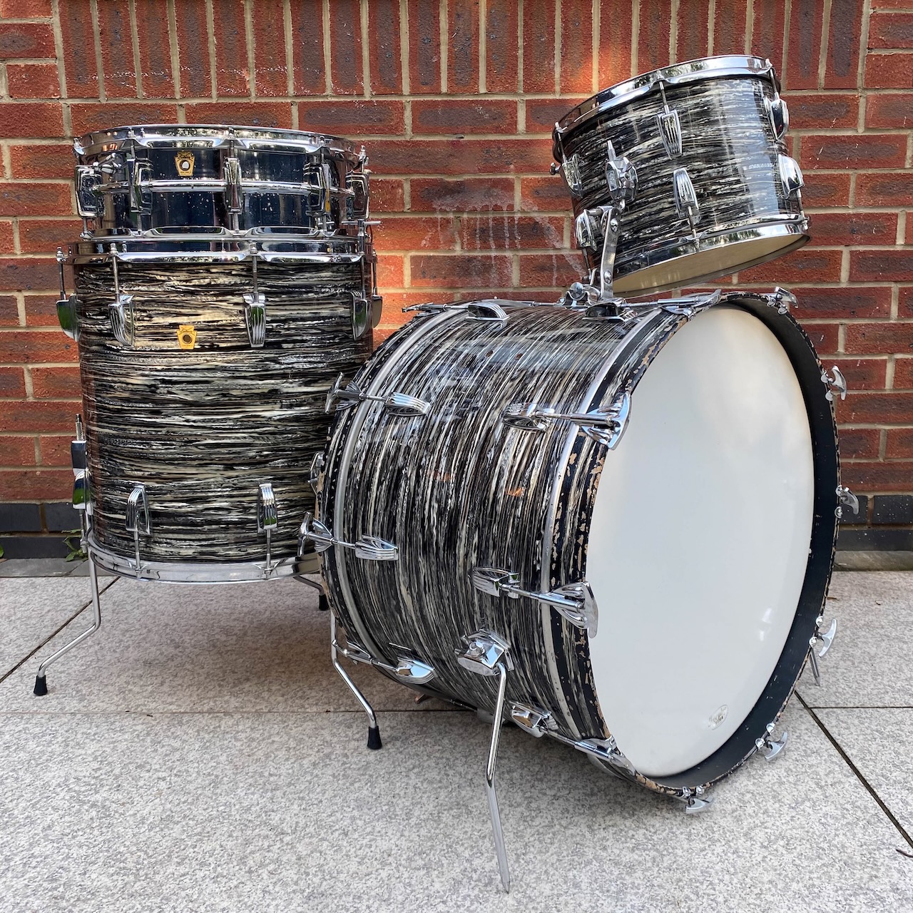 Vintage 1965 Ludwig Super Classic Black Oyster Pearl Ex Dave Dee Doz Beaky Mick Tich Vintage 1965 Ludwig Super Classic Black Oyster Pearl Ex Dave Dee Doz Beaky Mick Tich