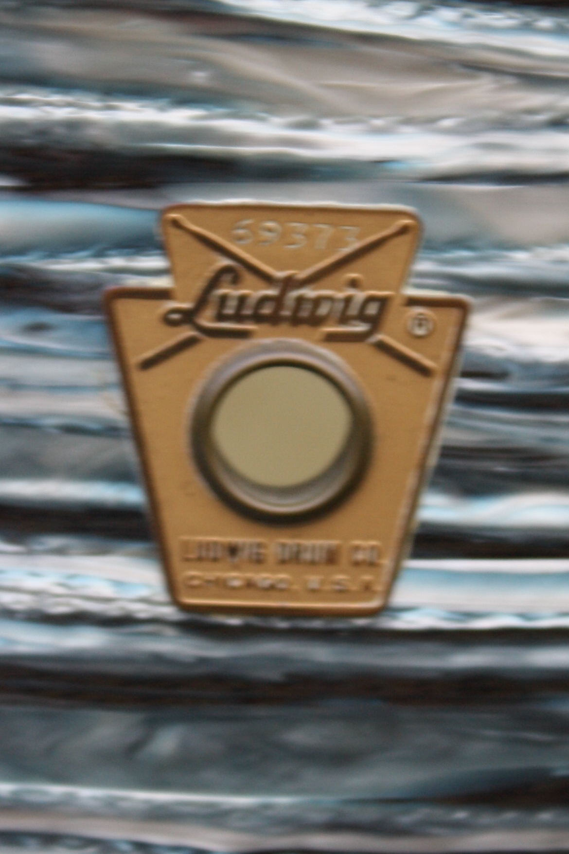 Vintage 1969 Ludwig Super Classic Blue Oyster Pearl Drum Kit Vintage 1969 Ludwig Super Classic Blue Oyster Pearl Drum Kit