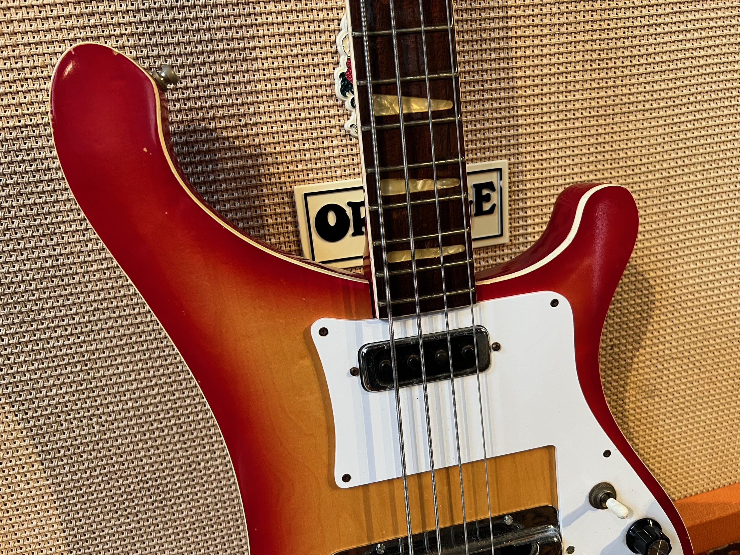 Vintage 1970s Hondo II HRB2S Rickenbacker Bass Guitar Vintage 1970s Hondo II HRB2S Rickenbacker Bass Guitar