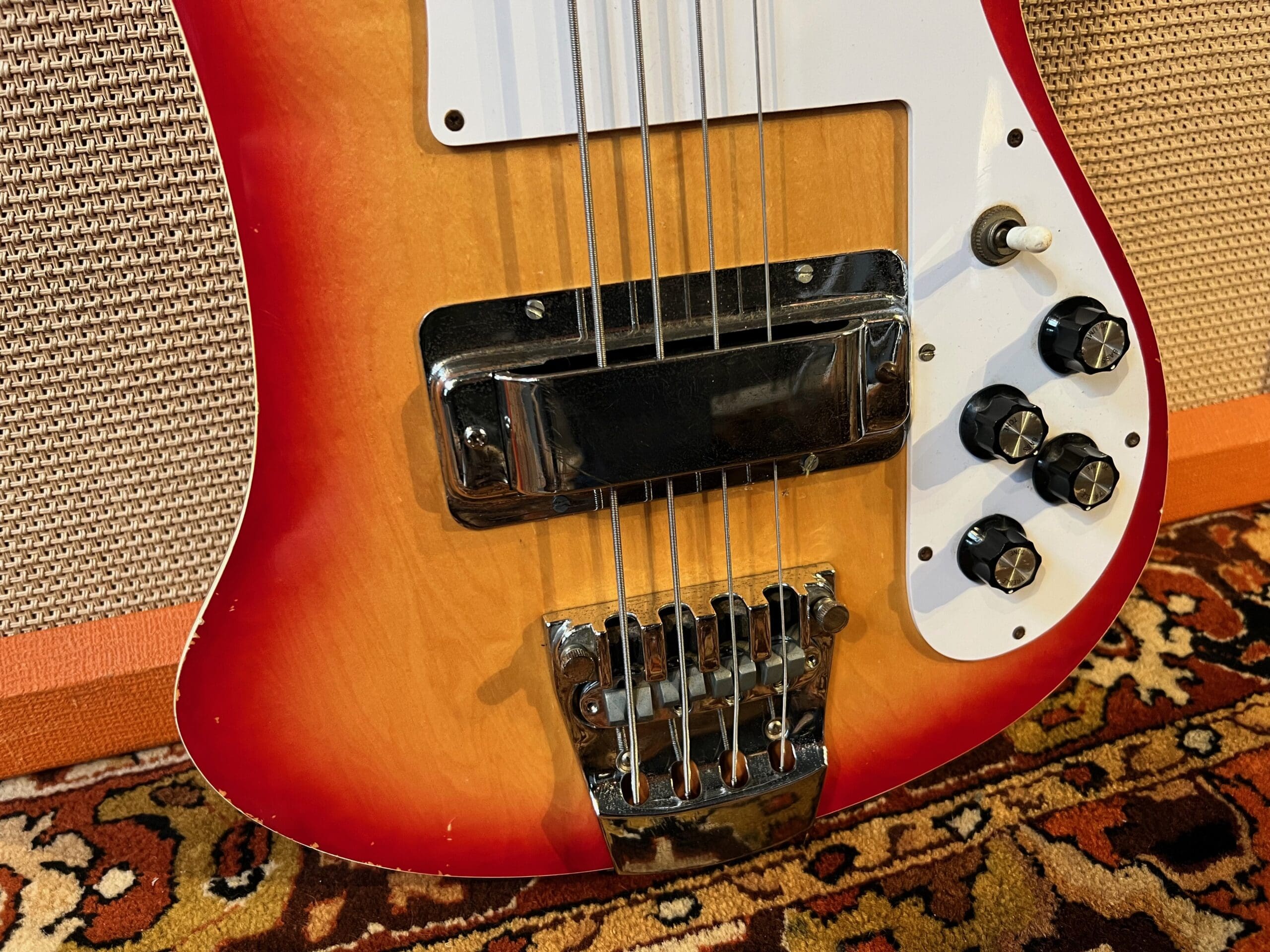 Vintage 1970s Hondo II HRB2S Rickenbacker Bass Guitar Vintage 1970s Hondo II HRB2S Rickenbacker Bass Guitar