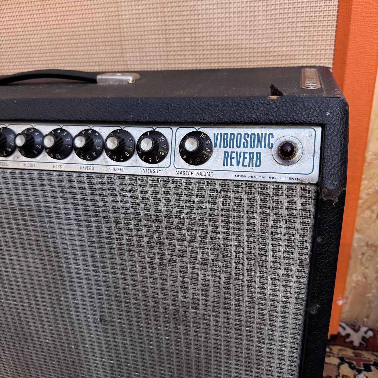 Vintage 1979 Fender Vibrosonic Reverb 1x15 USA Amplifier Combo EVM Vintage 1979 Fender Vibrosonic Reverb 1x15 USA Amplifier Combo EVM