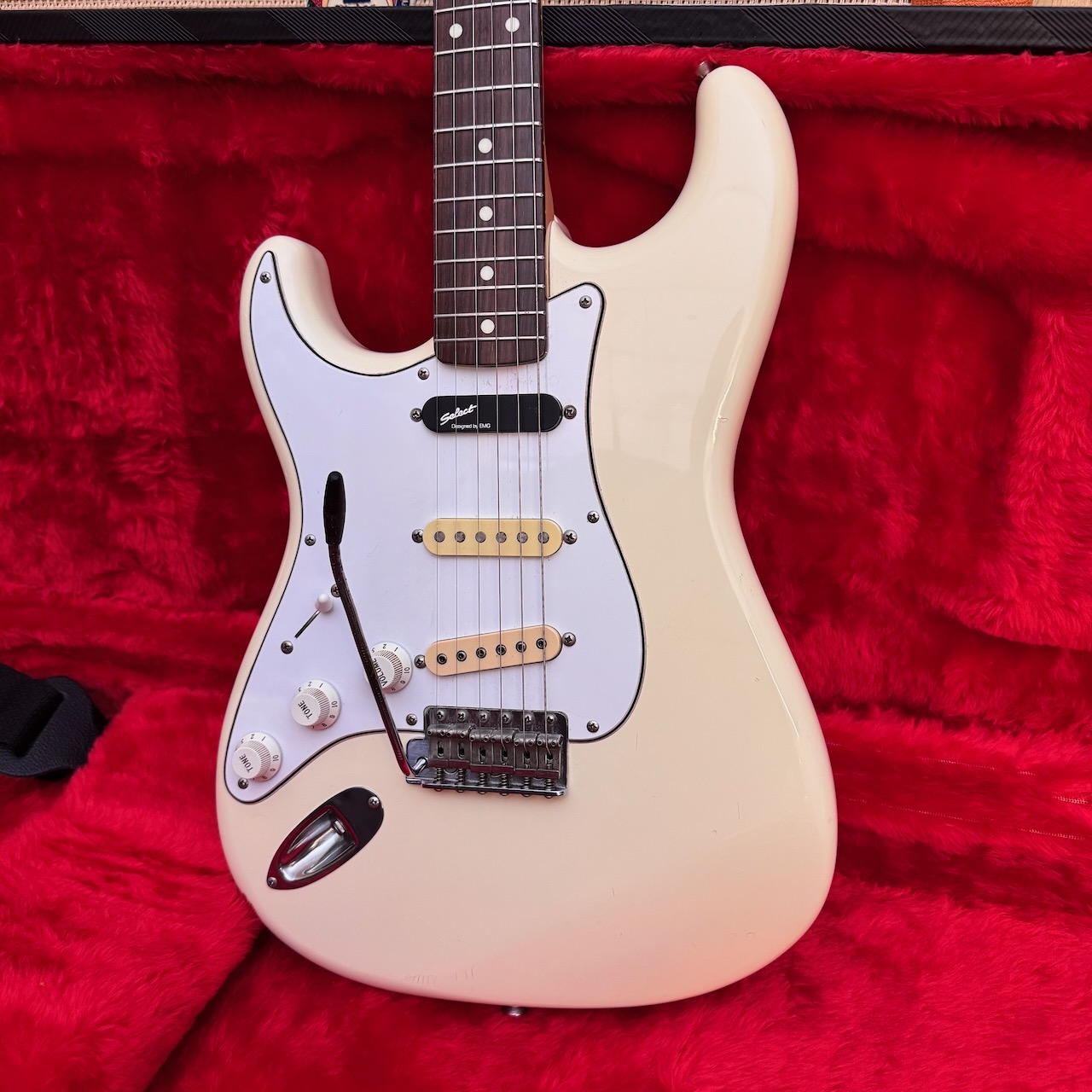 Vintage 1987 Fender Squier Stratocaster Japan White Left Stratocaster Guitar Vintage 1987 Fender Squier Stratocaster Japan White Left Stratocaster Guitar