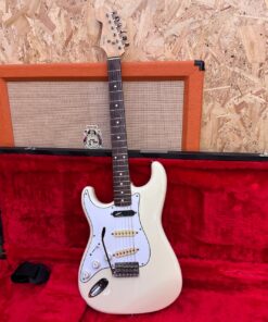 Vintage 1987 Fender Squier Stratocaster Japan White Left Stratocaster Guitar