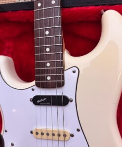 Vintage 1987 Fender Squier Stratocaster Japan White Left Stratocaster Guitar