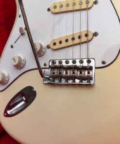 Vintage 1987 Fender Squier Stratocaster Japan White Left Stratocaster Guitar