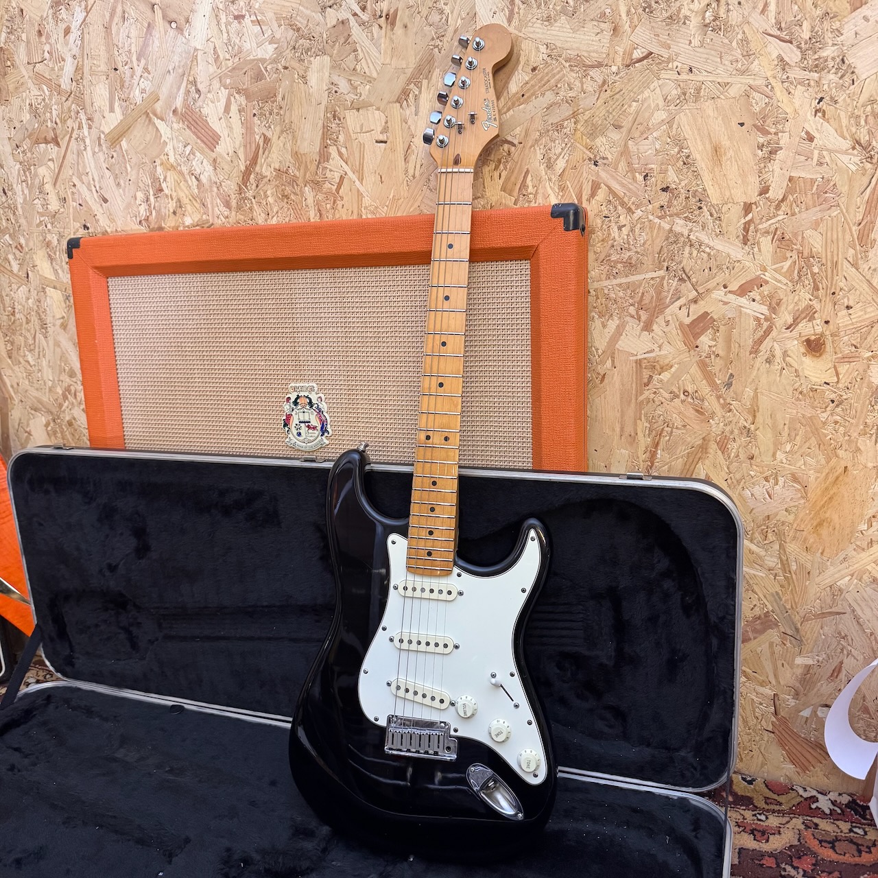 Vintage 1987 Fender USA Black Maple Standard Stratocaster Guitar OHSC Vintage 1987 Fender USA Black Maple Standard Stratocaster Guitar OHSC